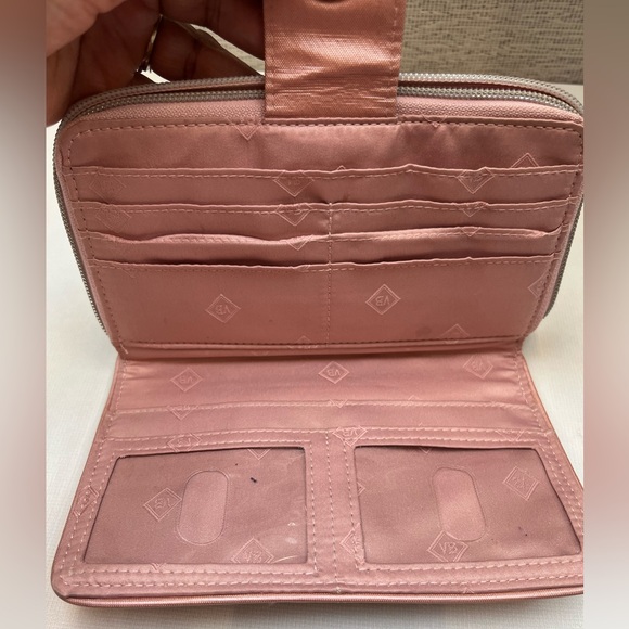 Vera Bradley Quilted Wallet Rose‎ Quartz - Picture 4 of 5